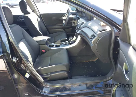 2015 Honda Accord Lx z USA, uszkodzony, nr VIN 1HGCR2F37FA267513